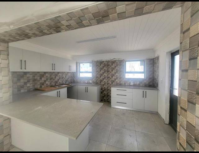 3 BEDROOM HOUSE FOR SALE IN LAAIPLEK